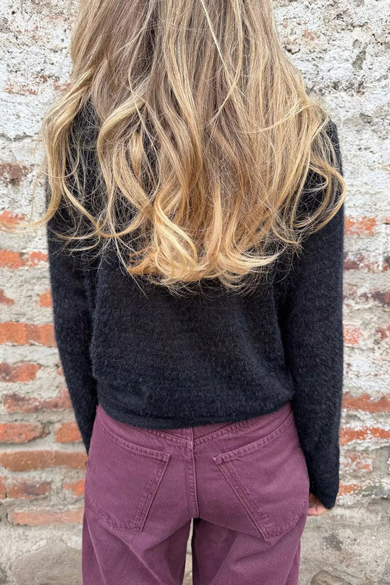 BLACK (2).jpg