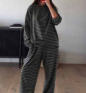 BLACK (1).jpg