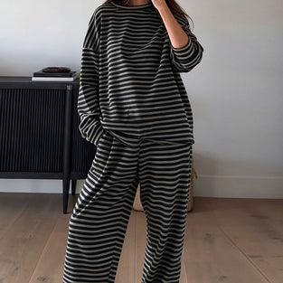 BLACK (1).jpg
