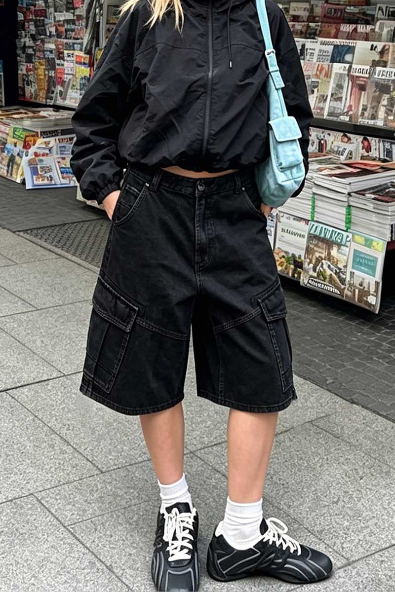 BLACK (1).jpg