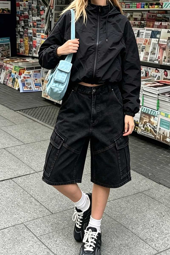 BLACK (2).jpg