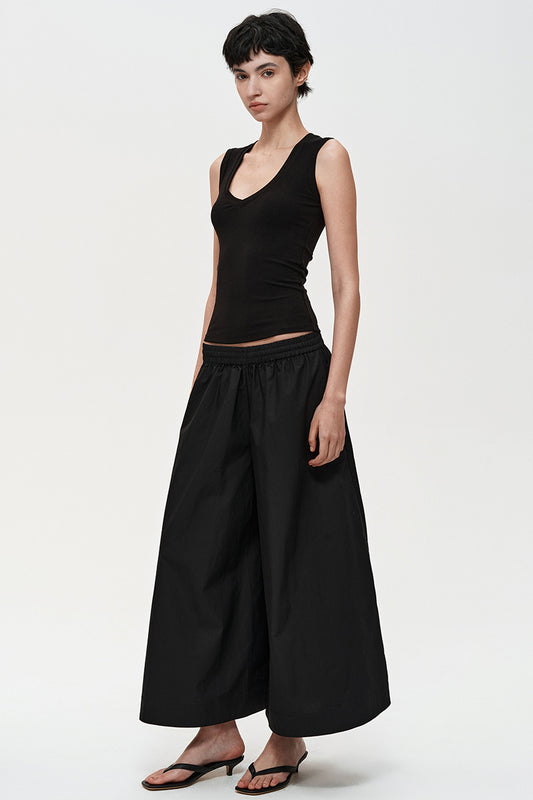 Scoop Neck Sleeveless Fitted Top