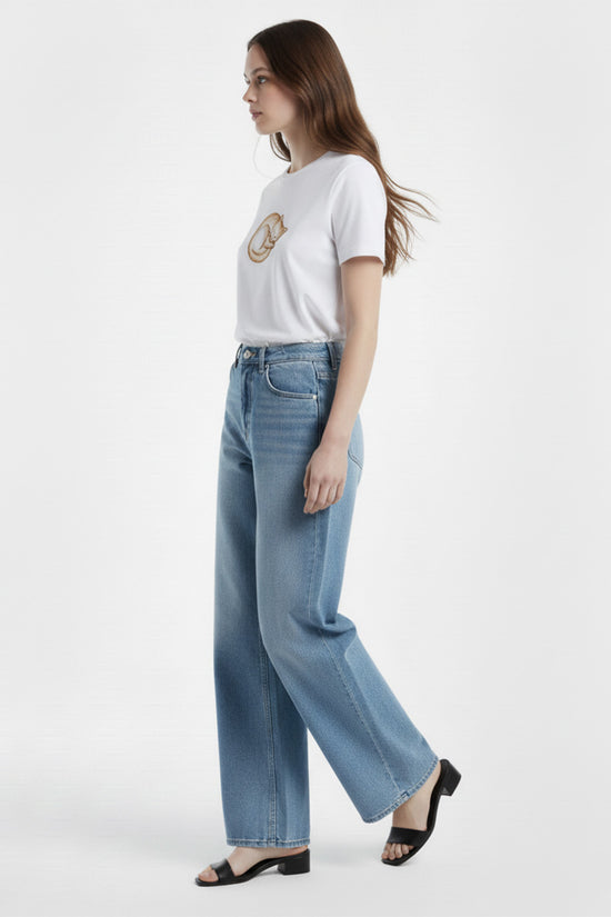 Golden Nap Cat Embroidered T-Shirt