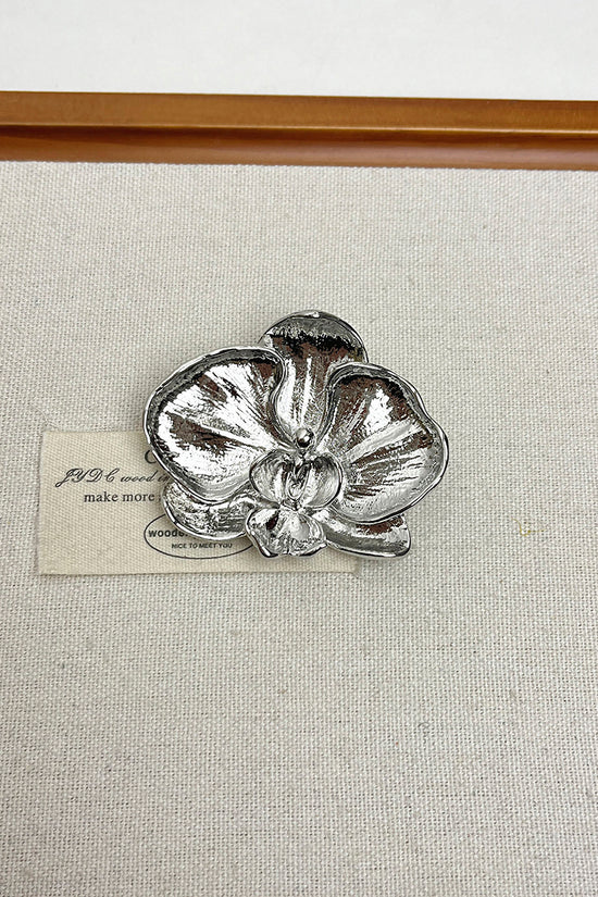 Elegant Floral Gold Brooch