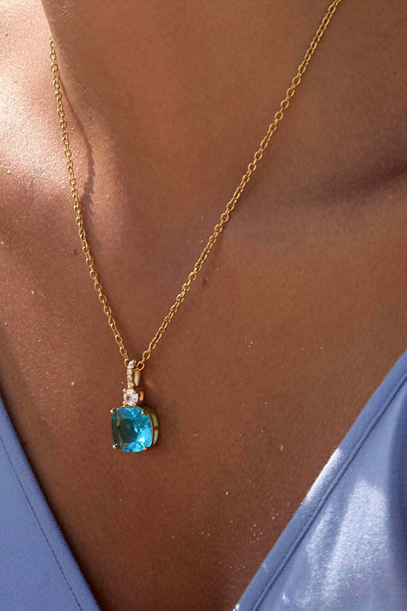 Elegant Crystal Pendant Necklace
