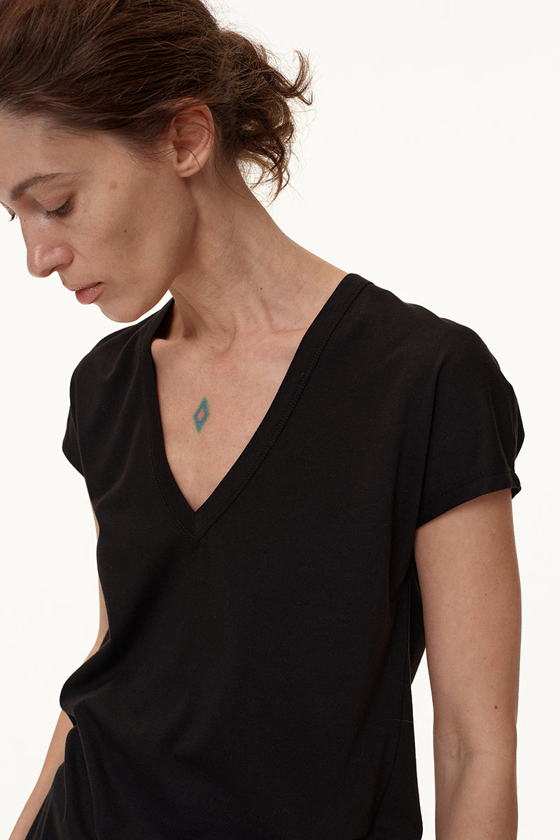 Minimalist V-Neck Casual Tee