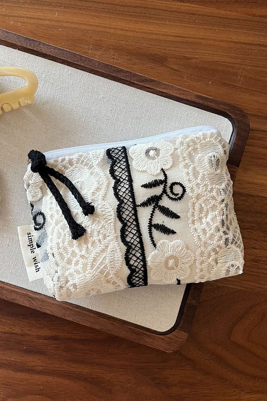 Elegant Floral Pattern Pouch