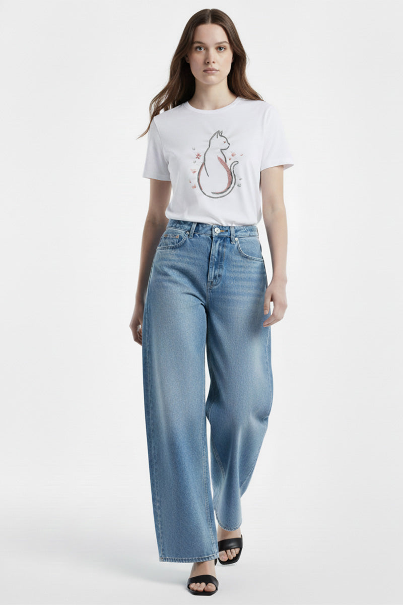 Graceful Cat Embroidered T-Shirt