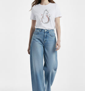 Graceful Cat Embroidered T-Shirt