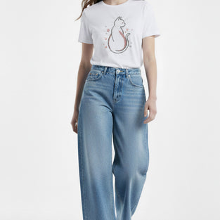 Graceful Cat Embroidered T-Shirt