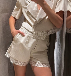 WHITE (1).jpg
