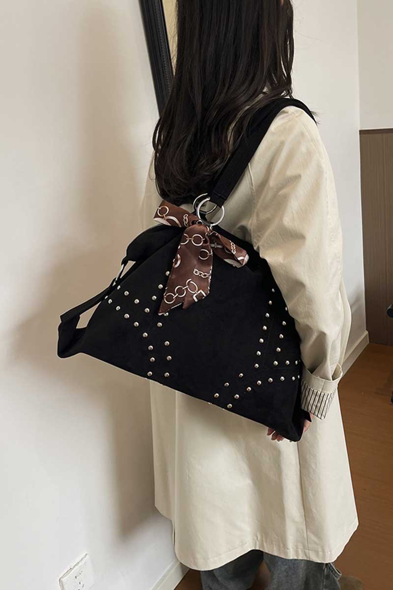 BLACK (2).jpg