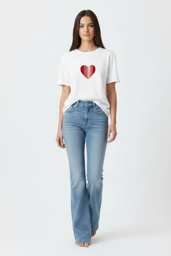 Minimal Heart Graphic T-Shirt