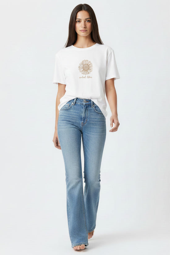 Soleil Libre Sunflower Embroidered T-Shirt