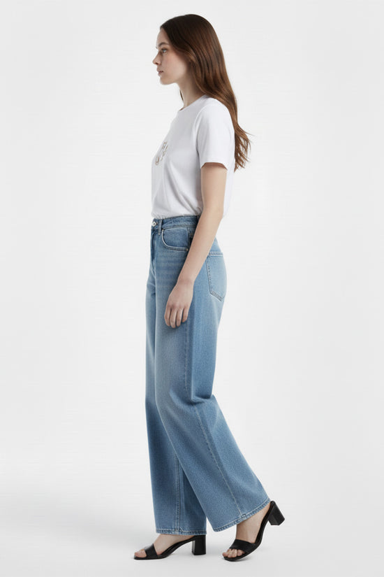 Cat & Leaf Embroidered T-Shirt