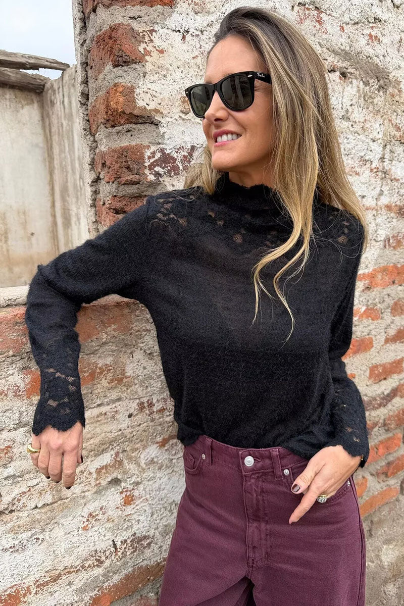 BLACK (3).jpg