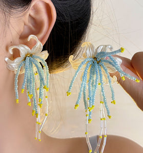 Twisting Bead Flower Earrings