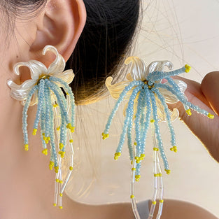 Twisting Bead Flower Earrings