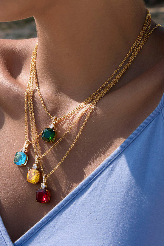 Elegant Crystal Pendant Necklace