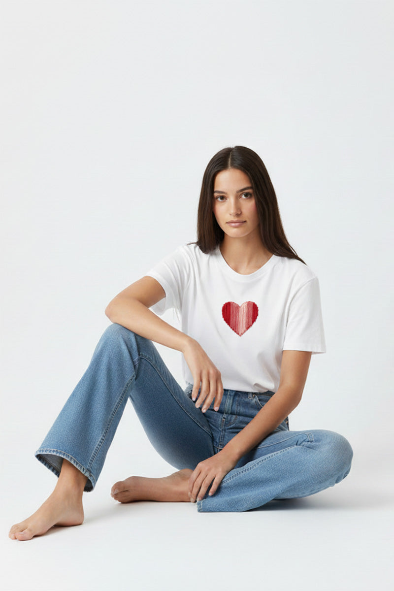 Minimal Heart Graphic T-Shirt