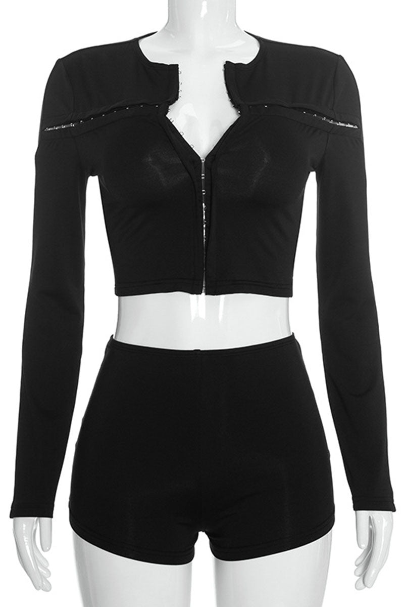 BLACK (3).jpg