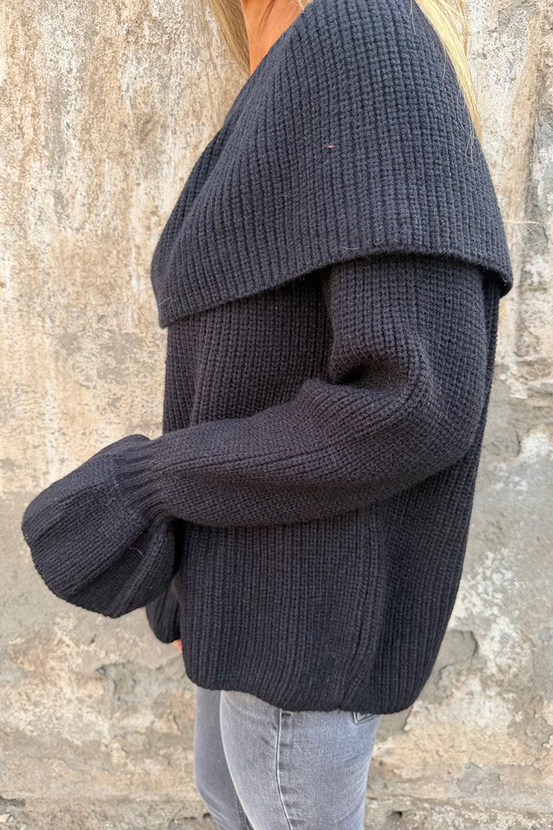 BLACK (2).jpg