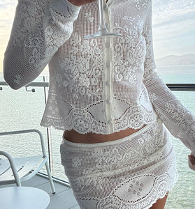 WHITE (2).jpg