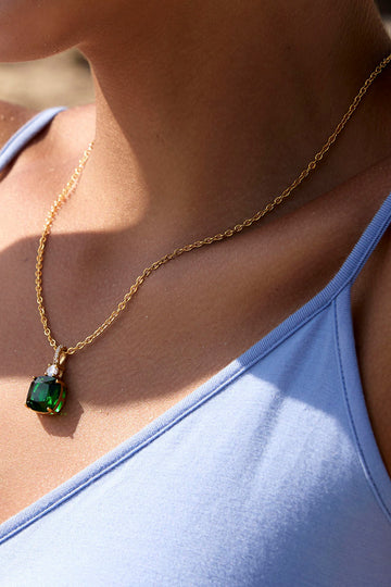 GREEN