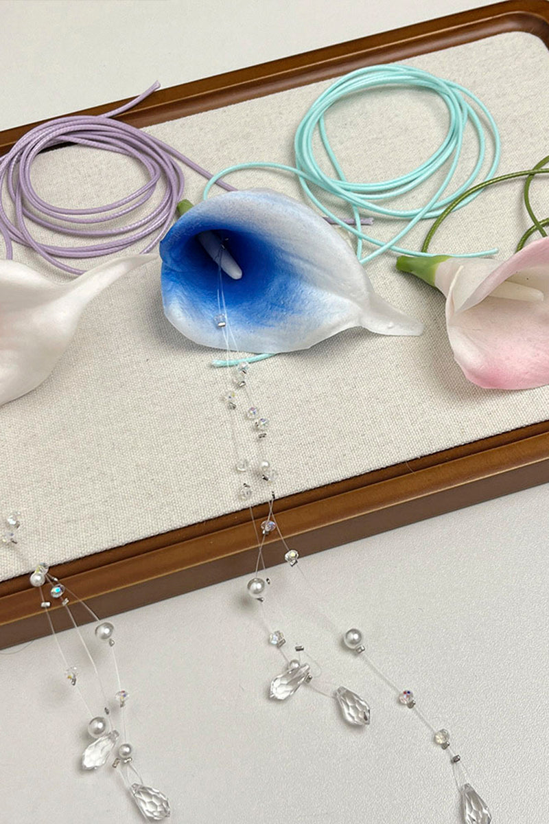 Elegant Floral Pendant Necklace