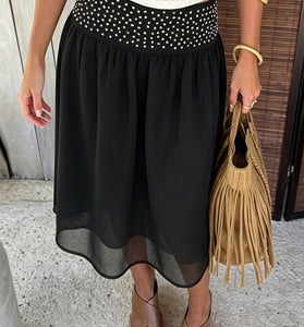 BLACK (1).jpg