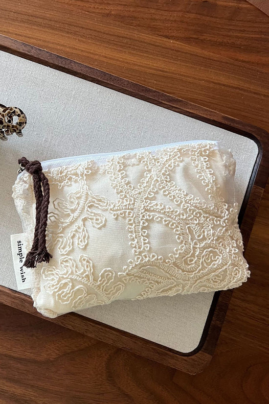 Elegant Floral Pattern Pouch