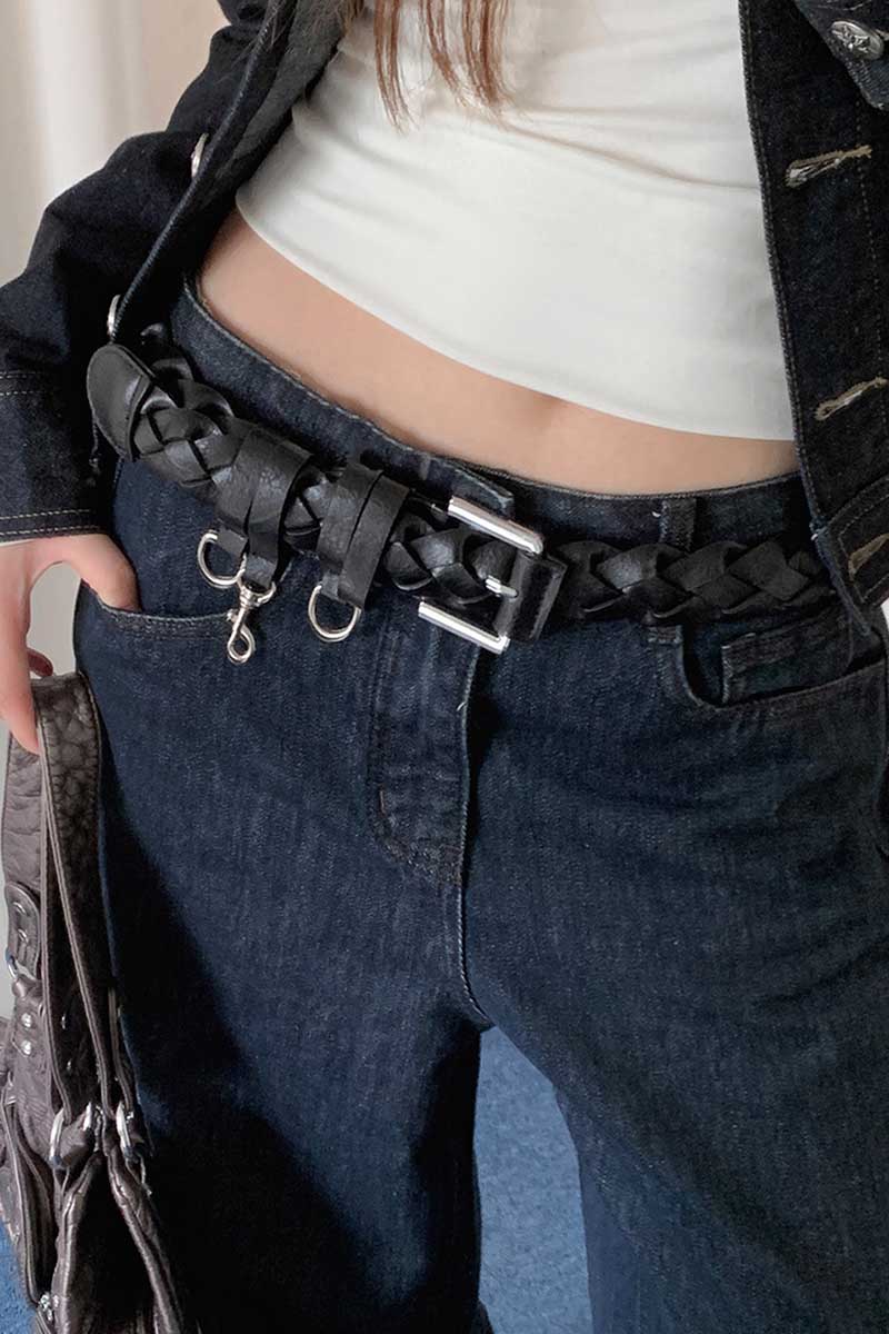BLACK (2).jpg