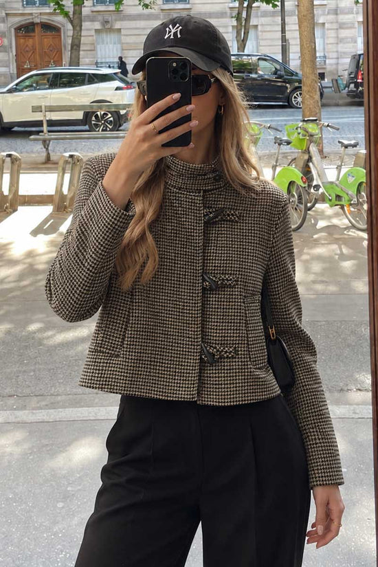BLACK (1).jpg