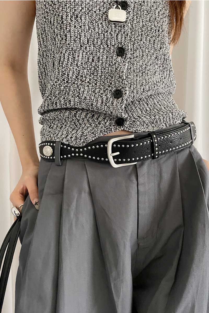 BLACK (3).jpg