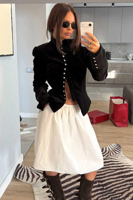 BLACK (1).jpg