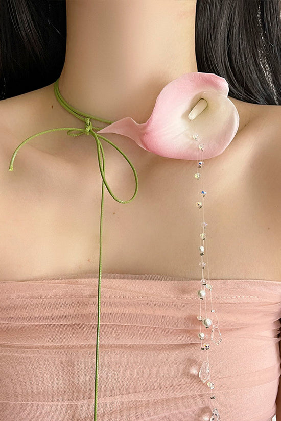 Elegant Floral Pendant Necklace