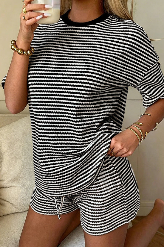 BLACK (2).jpg