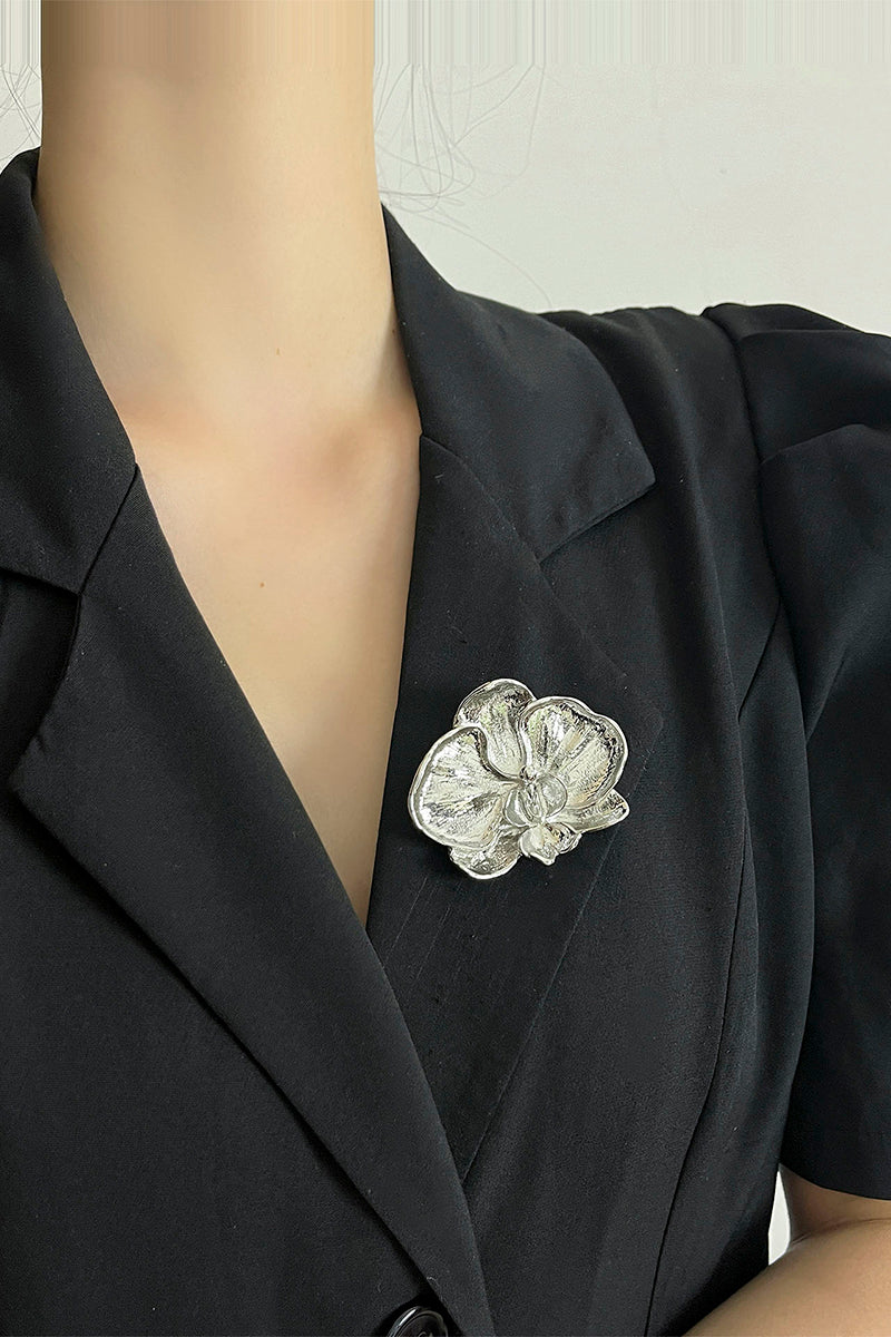 Elegant Floral Gold Brooch