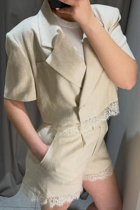 WHITE (2).jpg