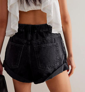 BLACK (1).jpg