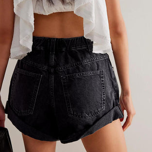 BLACK (1).jpg