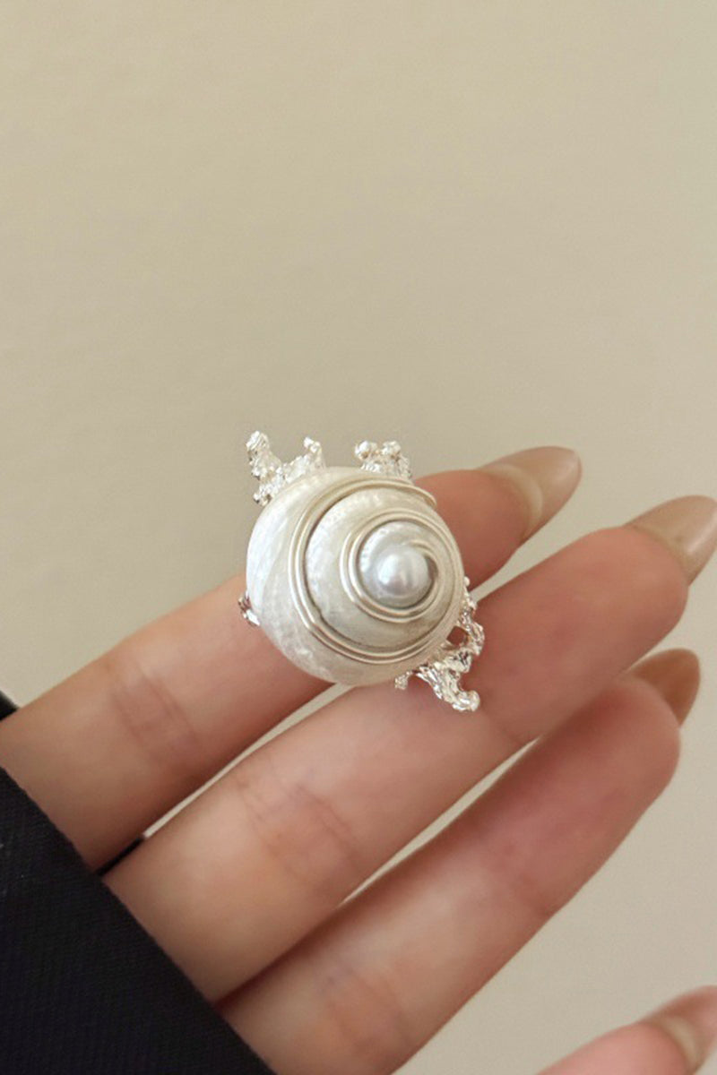 Elegant Spiral Seashell Ring