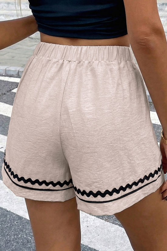 Wavy Trim Casual Shorts