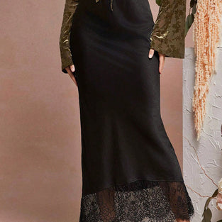 Elegant Lace-Trim Skirt