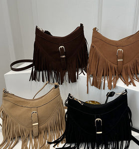 Chain Accent Shoulder Bag