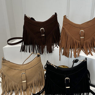 Chain Accent Shoulder Bag