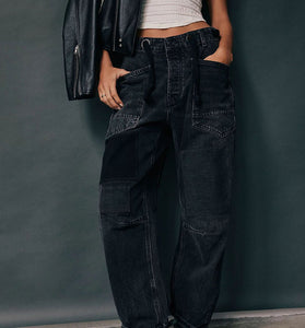 Edgy Straight-Leg Denim with Pockets