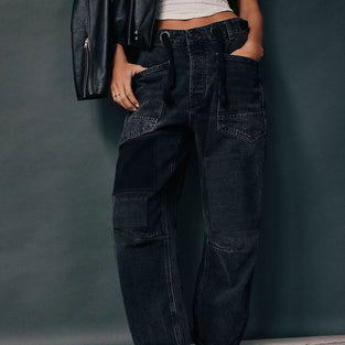 Edgy Straight-Leg Denim with Pockets