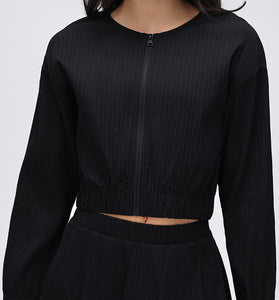 Chic Cropped Active Top