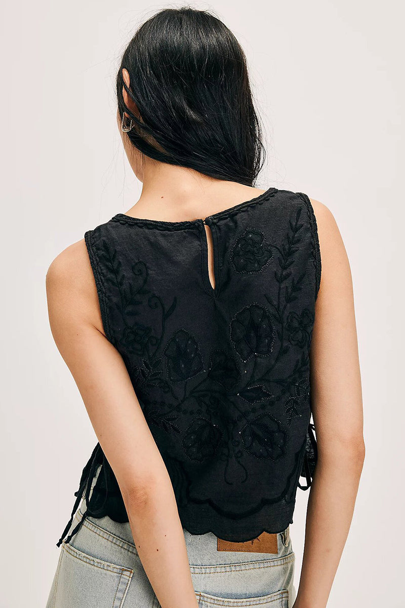 Sleeveless Tie-Side Cropped Tank Top